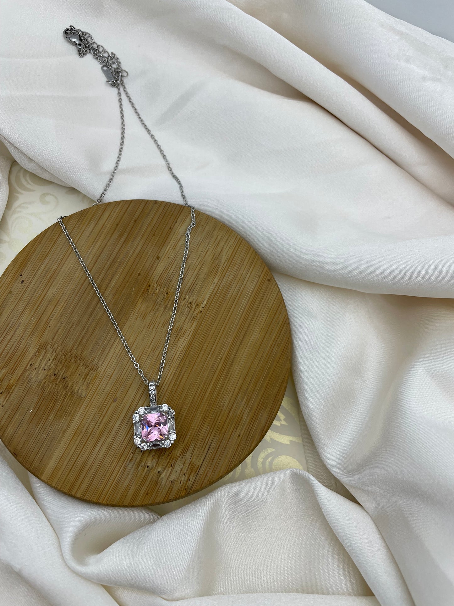 Elegant Pink Rhinestone Pendant