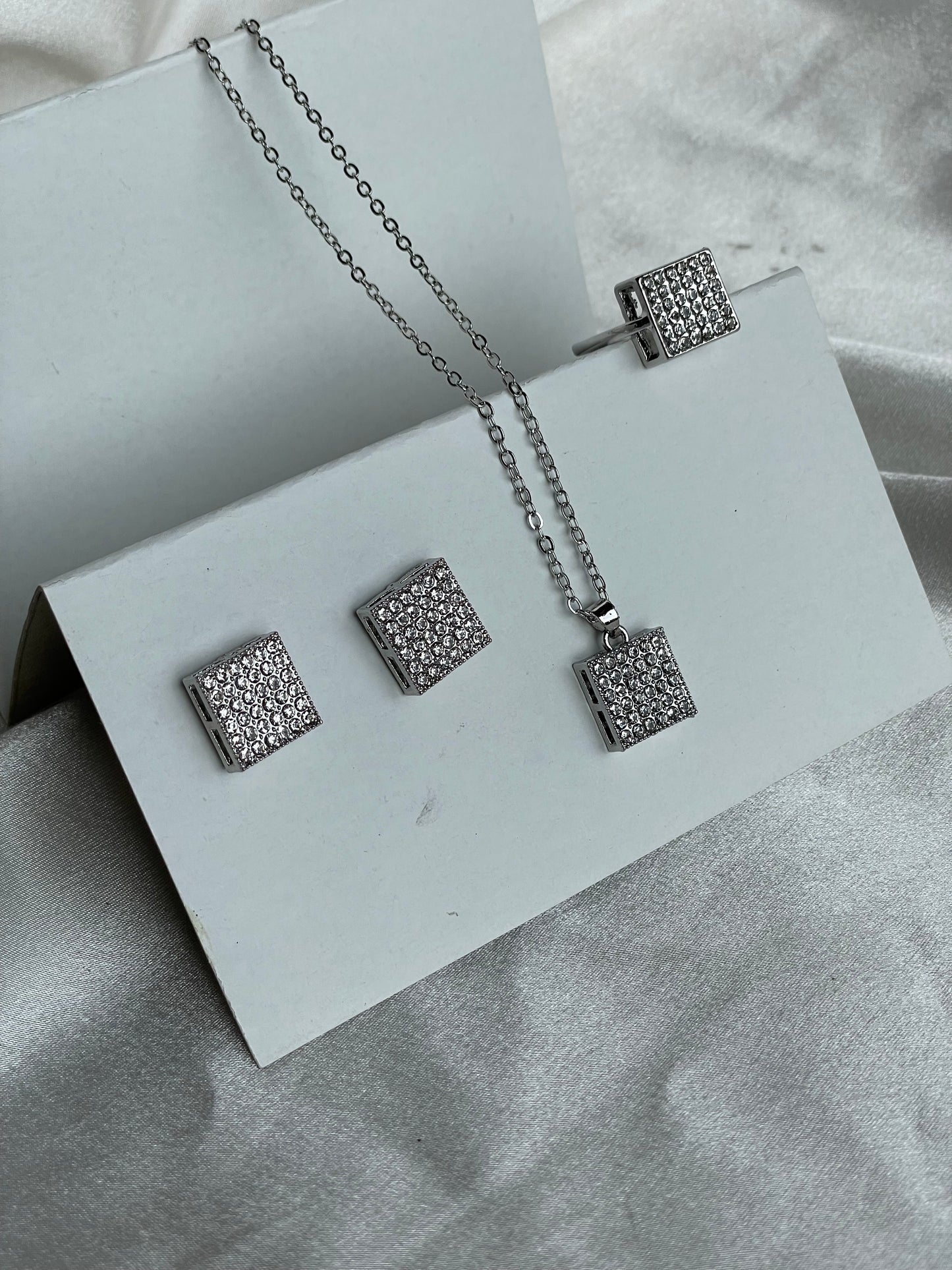 Nexa Jewellery Set