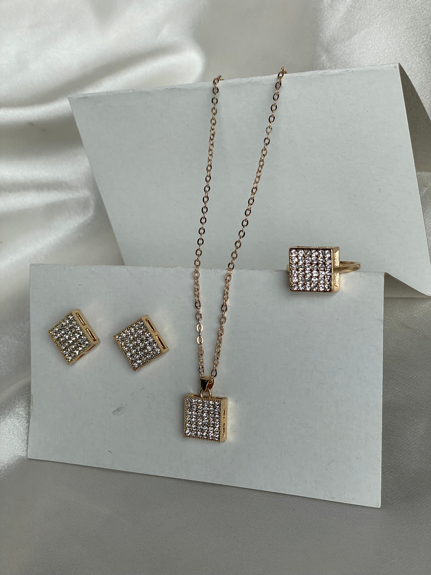 Nexa Jewellery Set