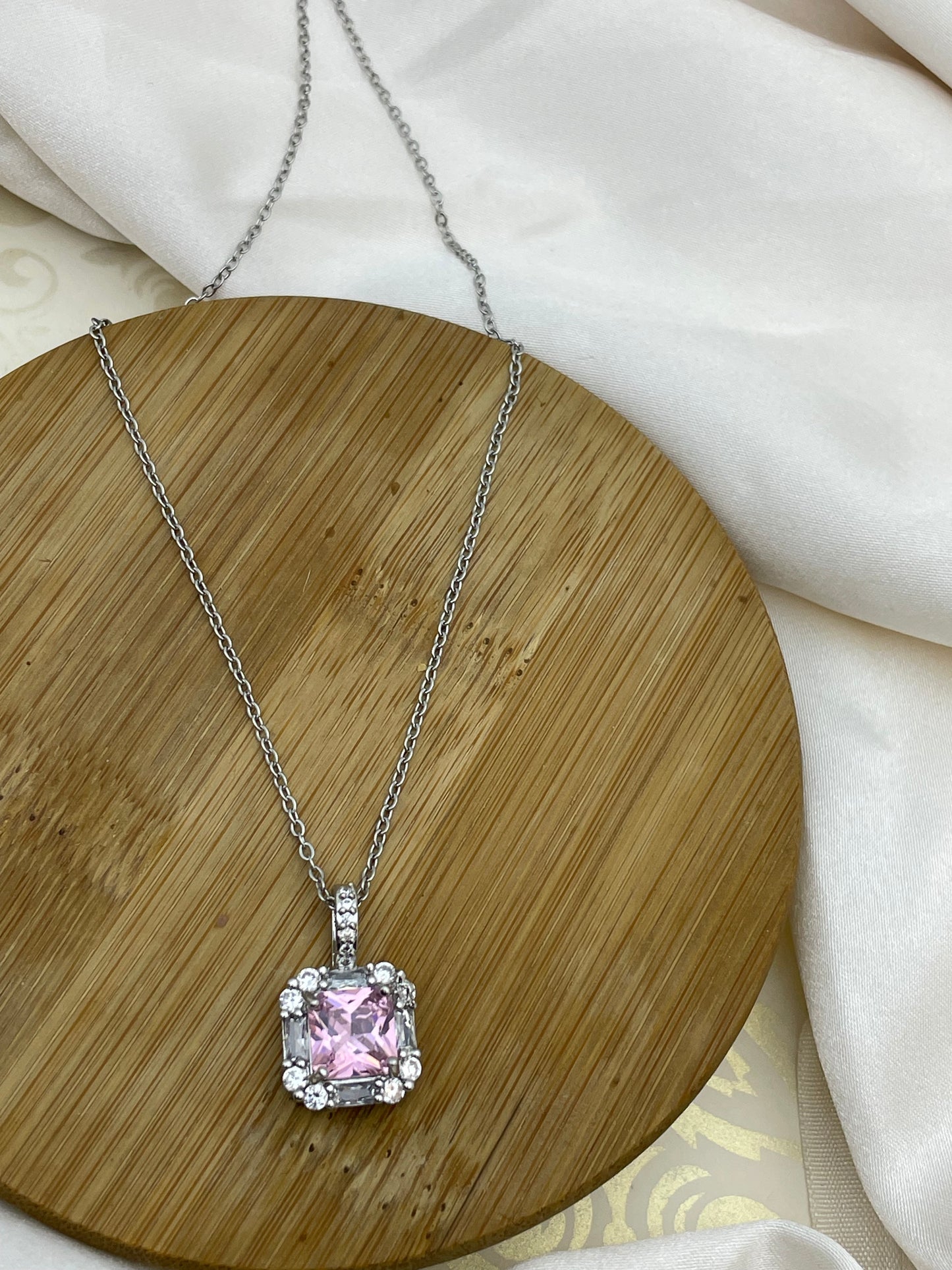 Elegant Pink Rhinestone Pendant