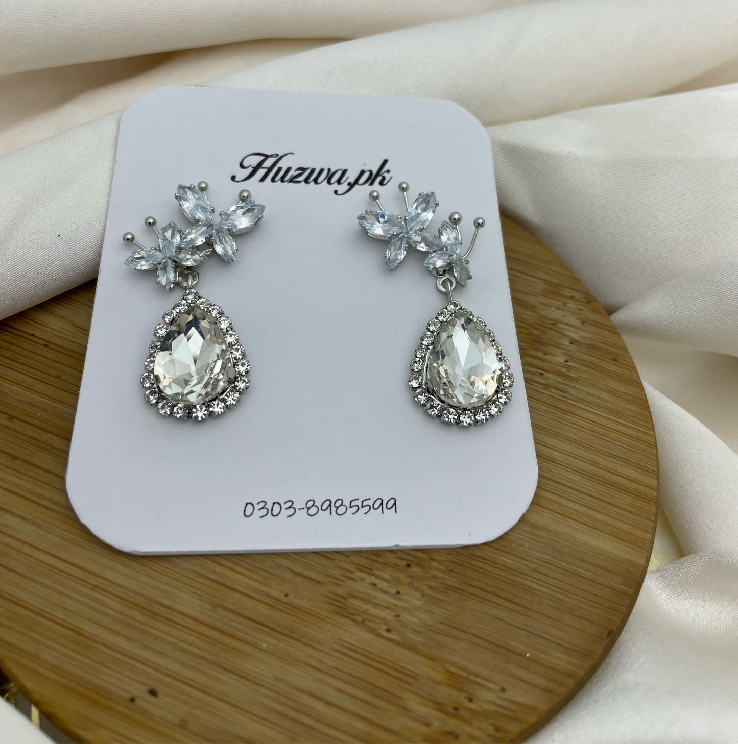 Elegant Butterfly Drop Earrings 2 Different Color