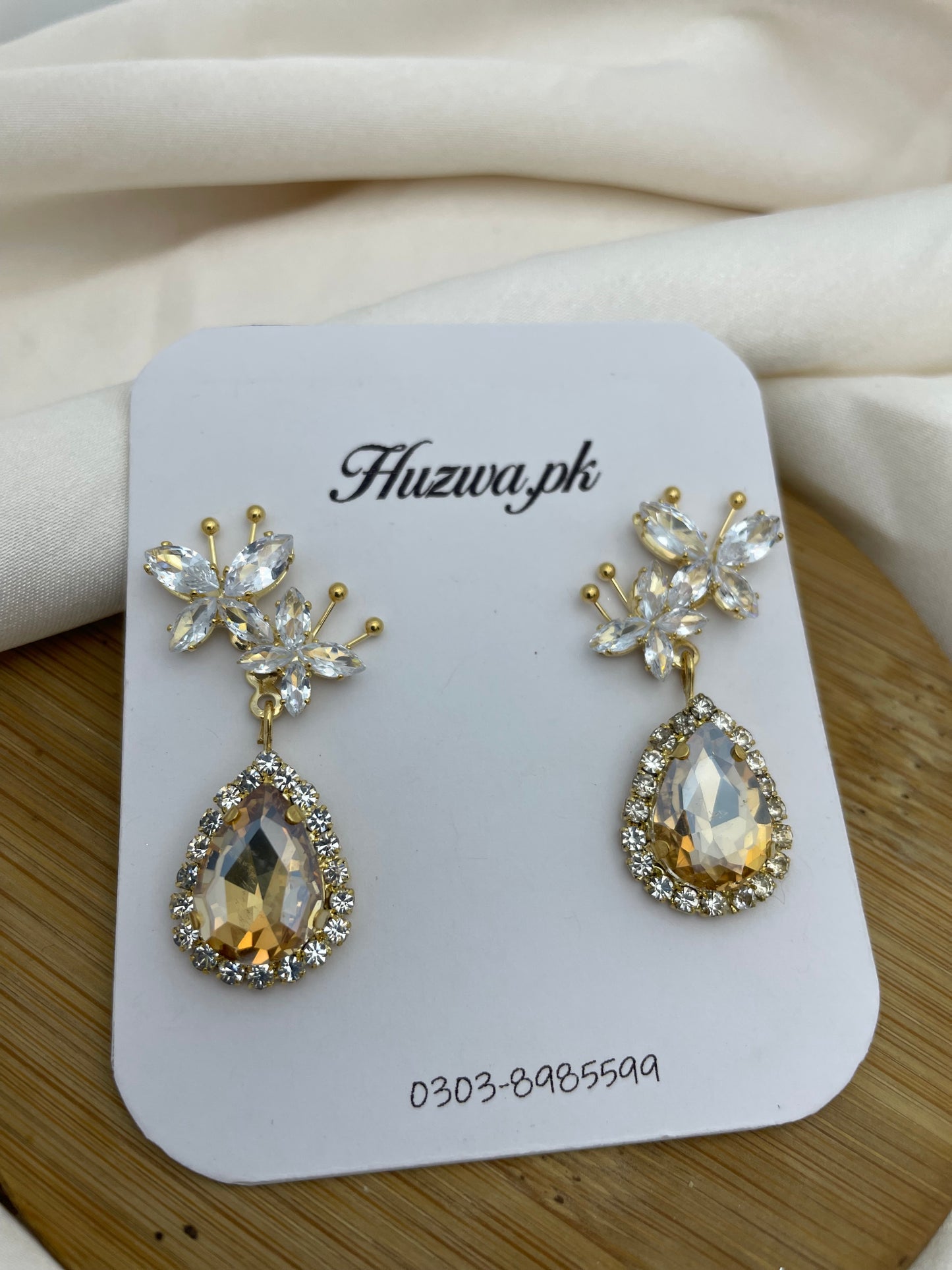 Elegant Butterfly Drop Earrings 2 Different Color