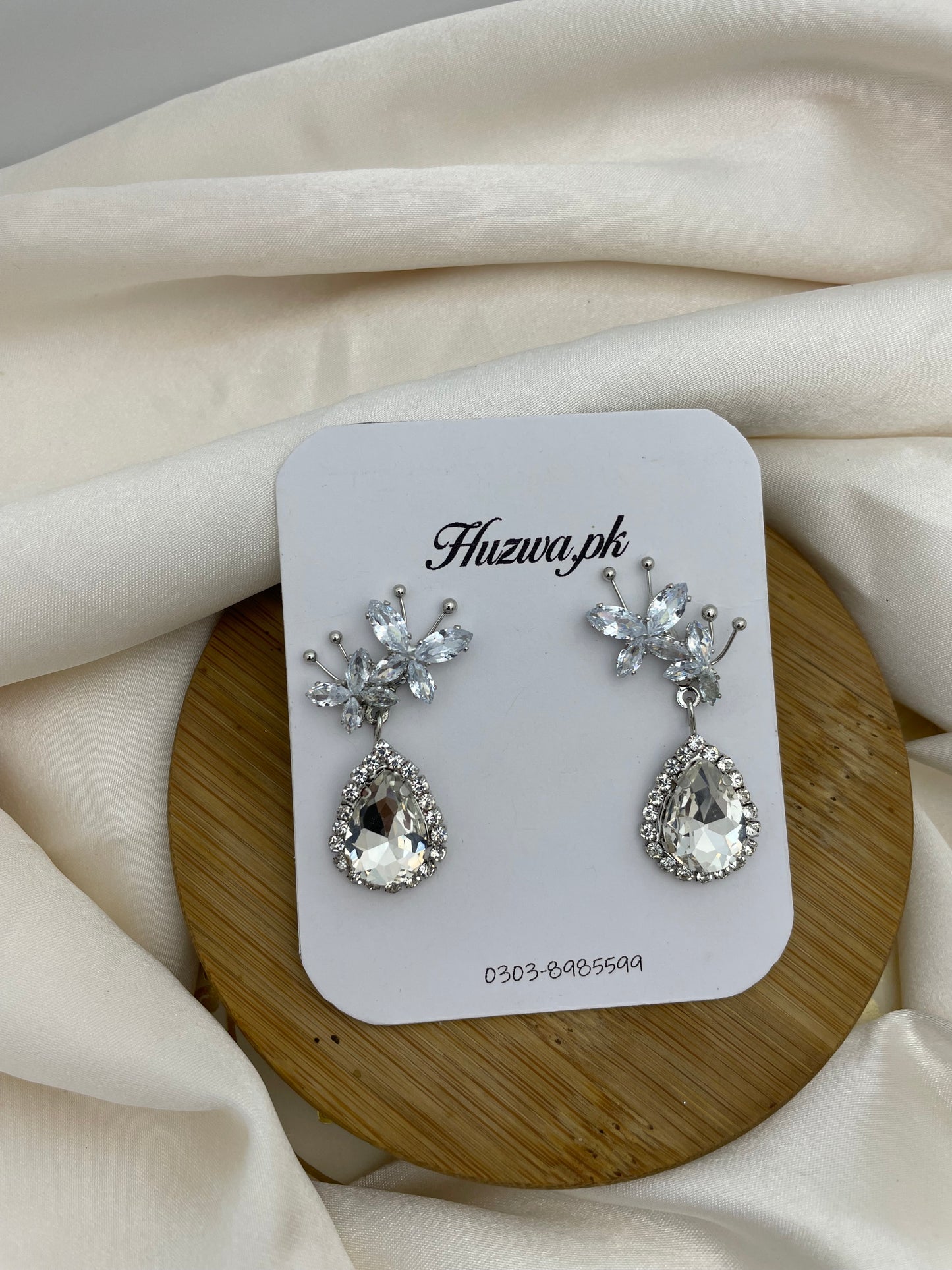 Elegant Butterfly Drop Earrings 2 Different Color