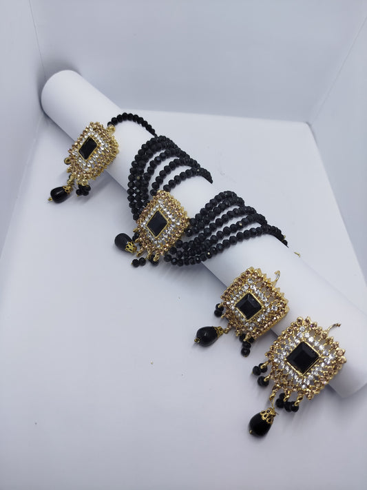 choker necklace with earrings and bindiya